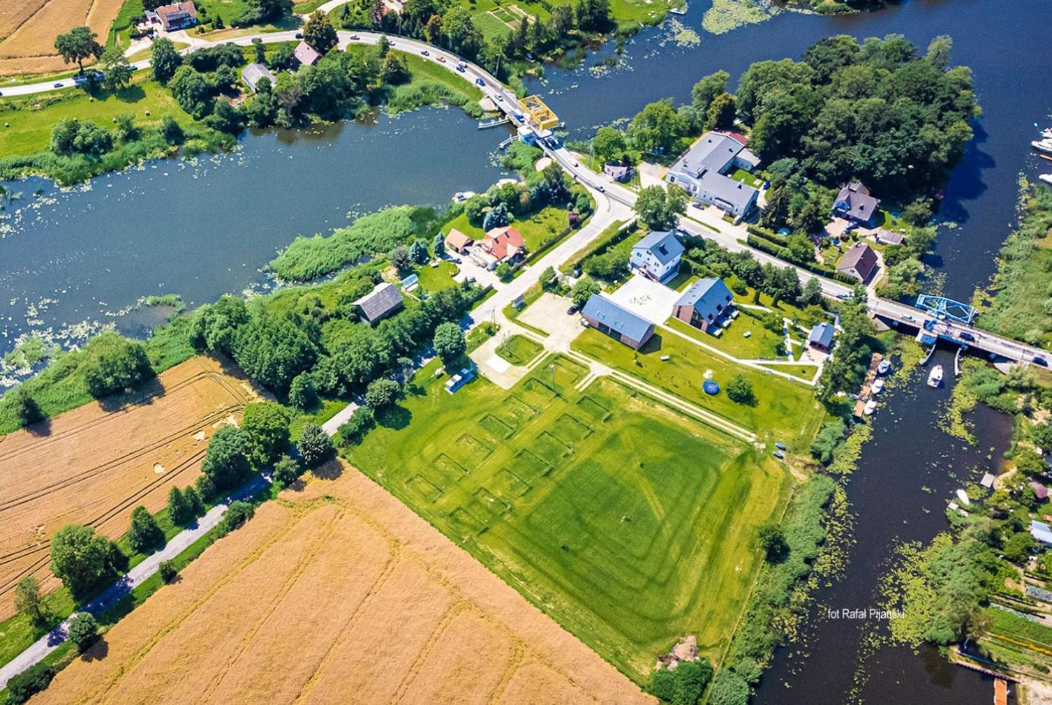 Apartamenty Miedzy Mostami Стегна Экстерьер фото